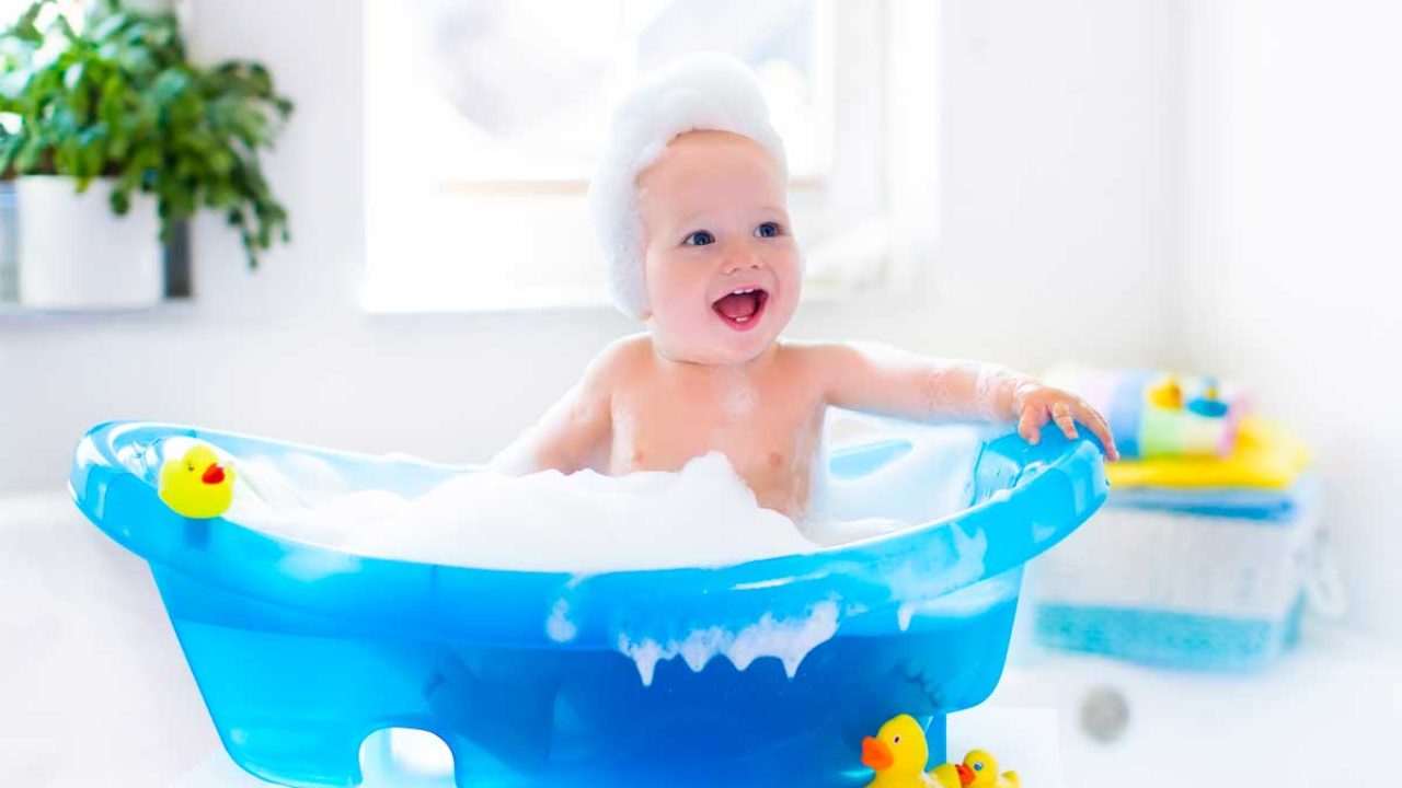 Come fare il bagnetto ai neonati?